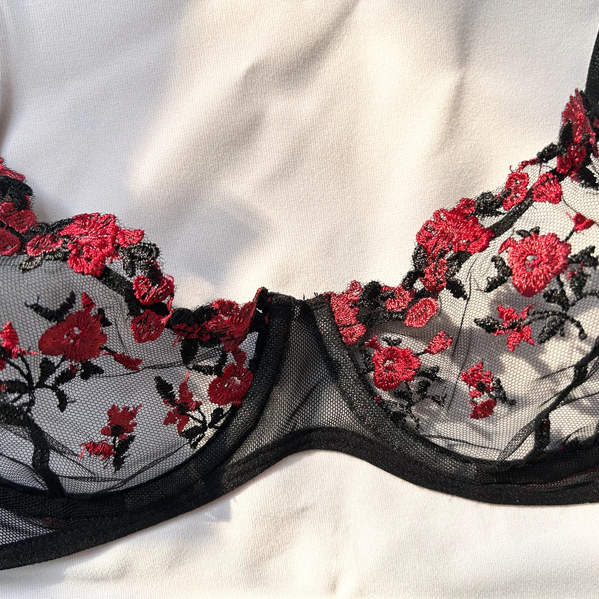 Embroidered Elegance – Push-Up Lingerie Set with Thin Bralette