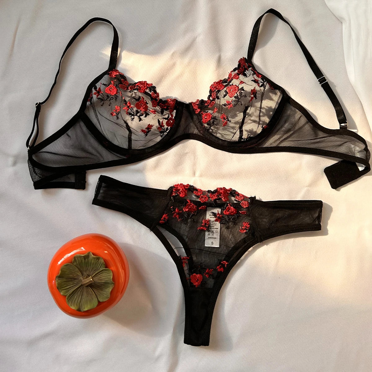 Embroidered Elegance – Push-Up Lingerie Set with Thin Bralette