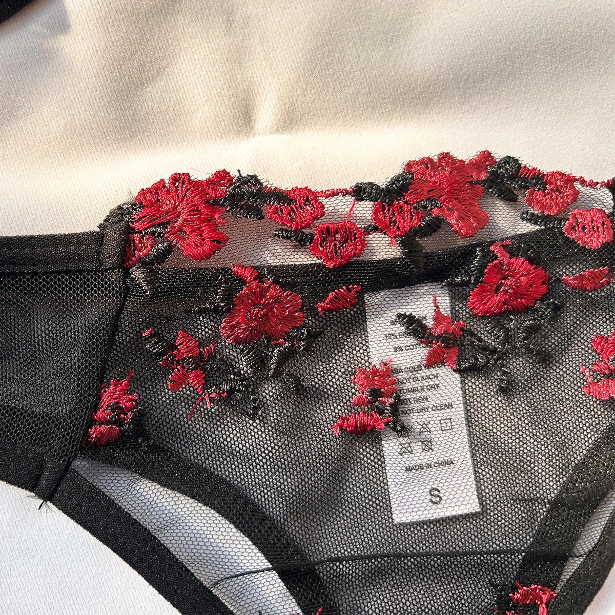 Embroidered Elegance – Push-Up Lingerie Set with Thin Bralette