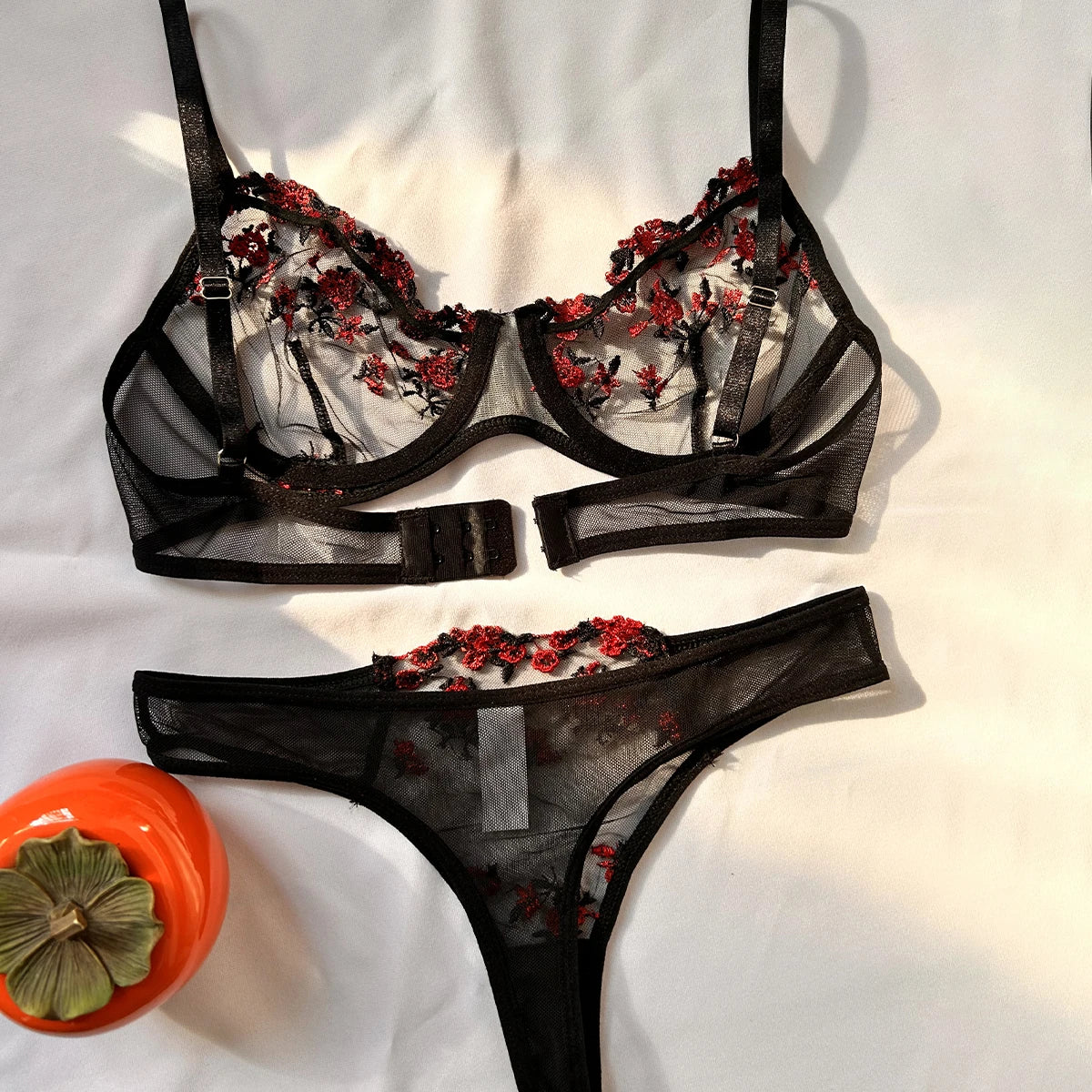Embroidered Elegance – Push-Up Lingerie Set with Thin Bralette