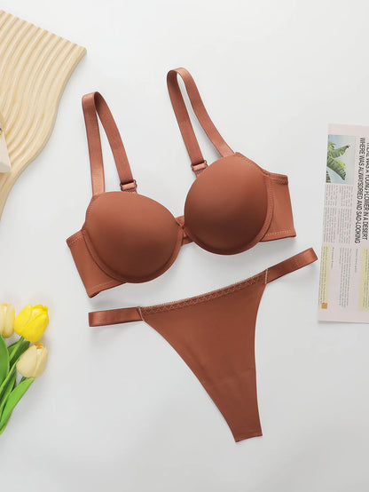 Bold & Glossy – Sexy Gathering Two-Piece Set