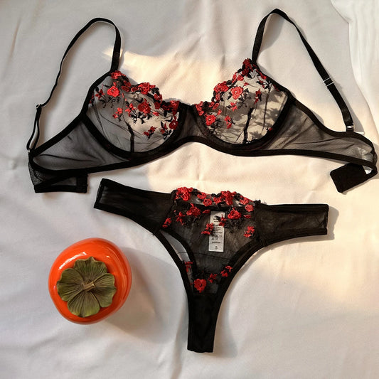 Embroidered Elegance – Push-Up Lingerie Set with Thin Bralette